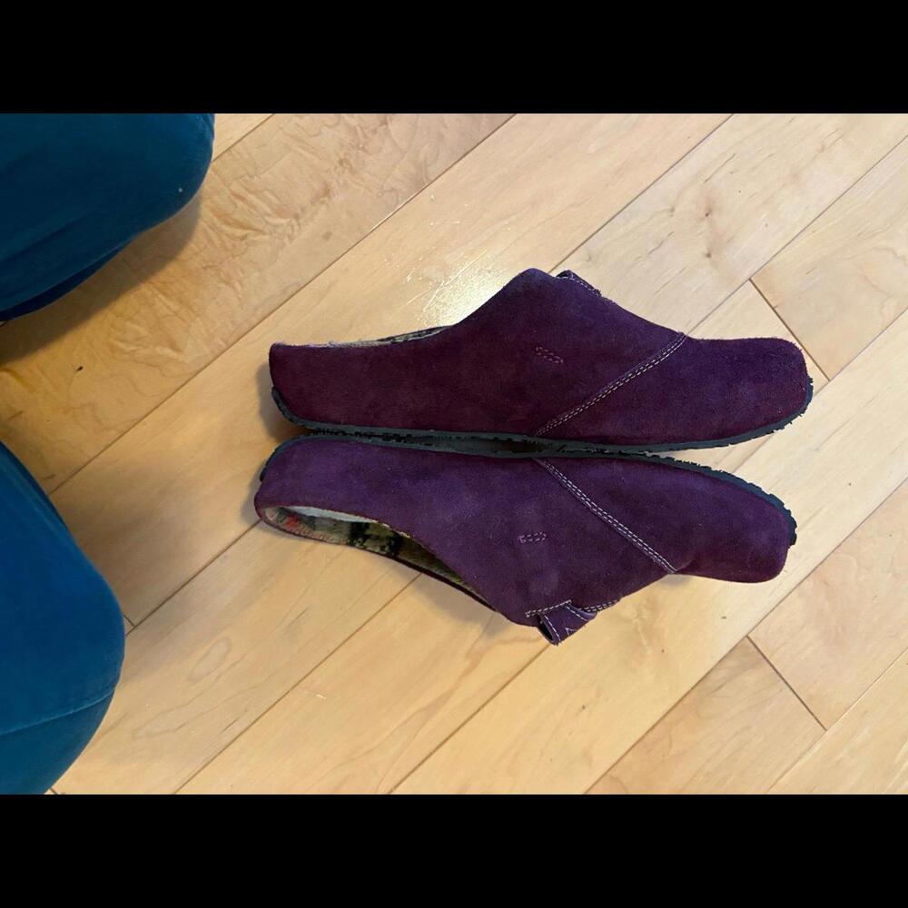 Clogs - Picture 2 of 5
